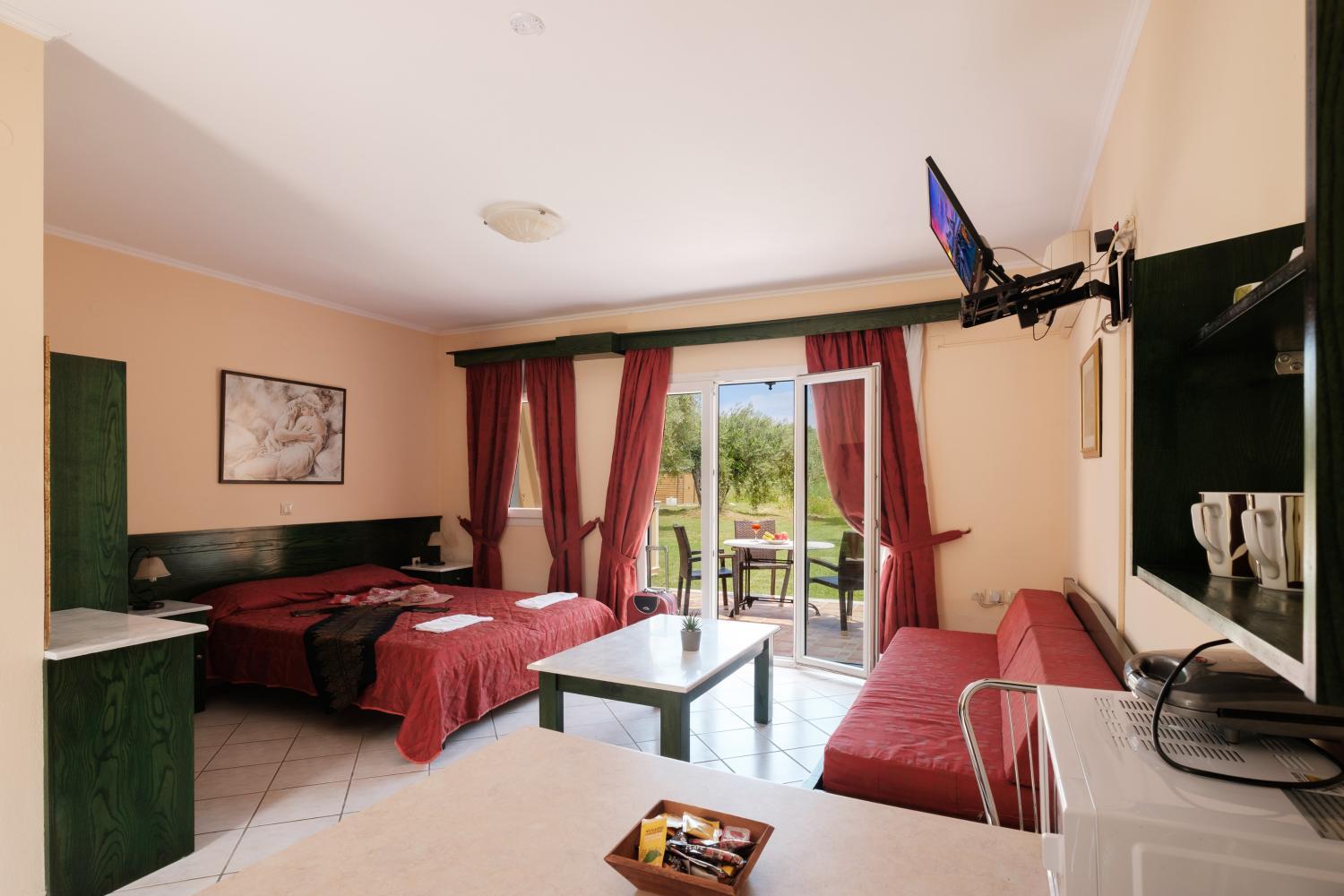 2, Ballas Paradise, Ionian Islands