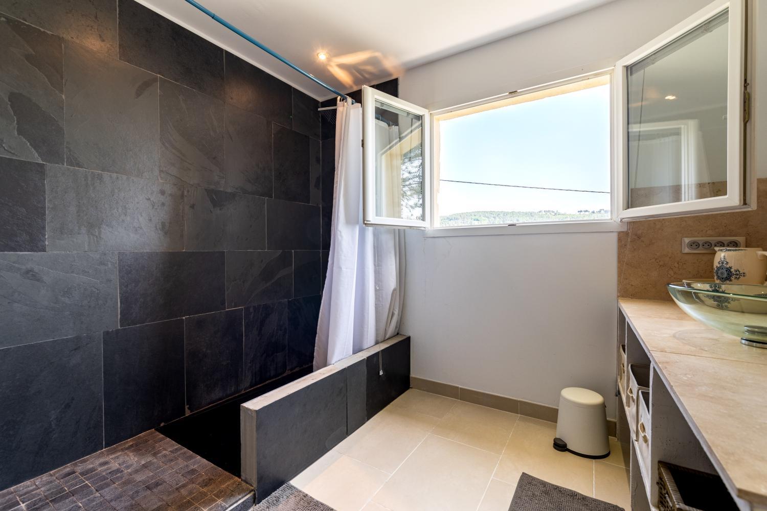 Bathroom 1, Villa Clementine, Ardèche