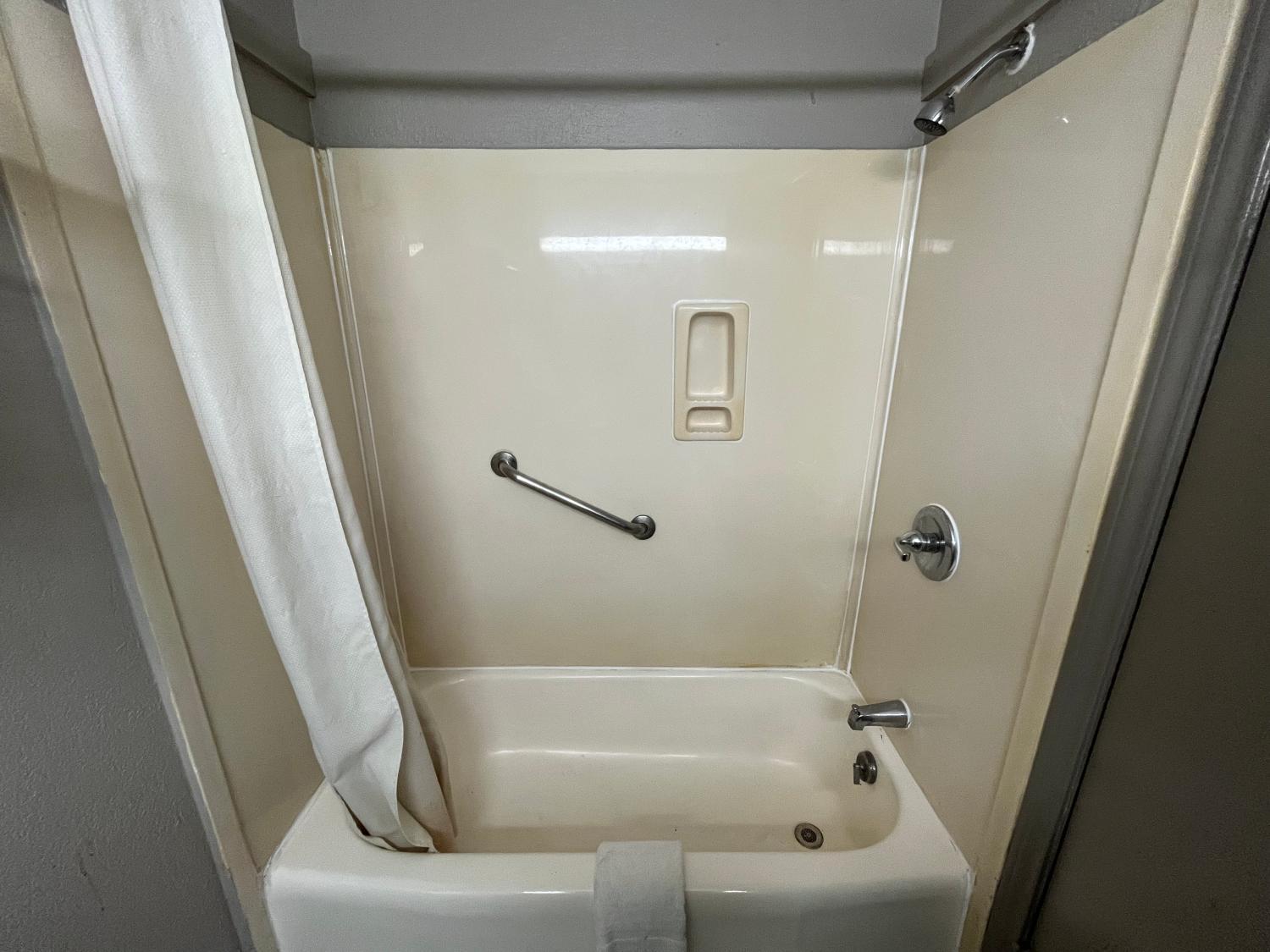 Bathroom 4, Mid Towne Inn & Suites, Bexar
