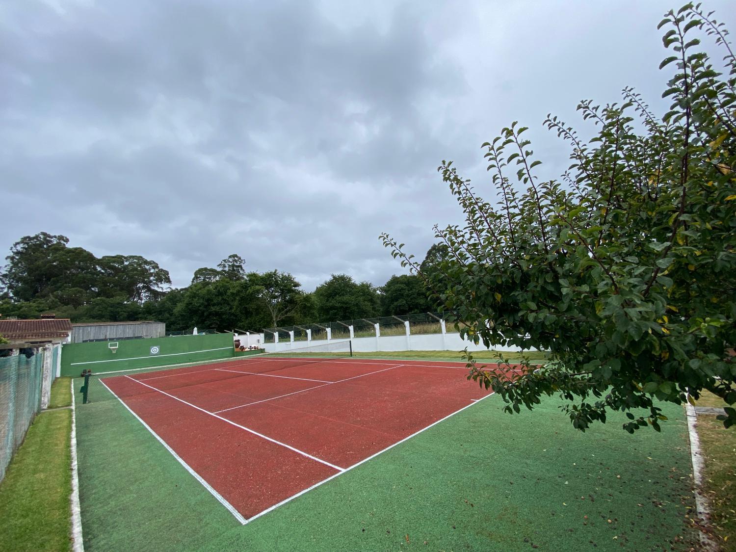 Tennis court