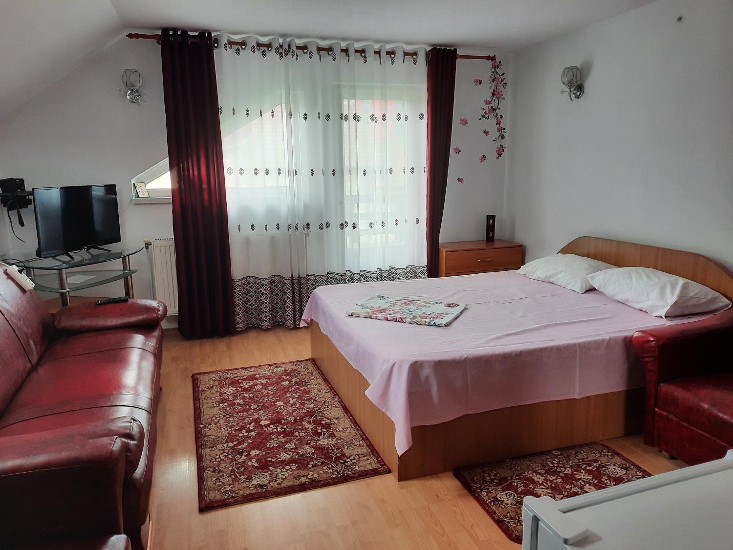 5, Casa Lica, Calimanesti