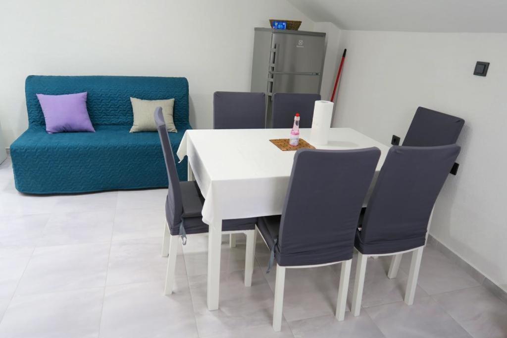 Facilities 2, Apartments Nada, Pirovac