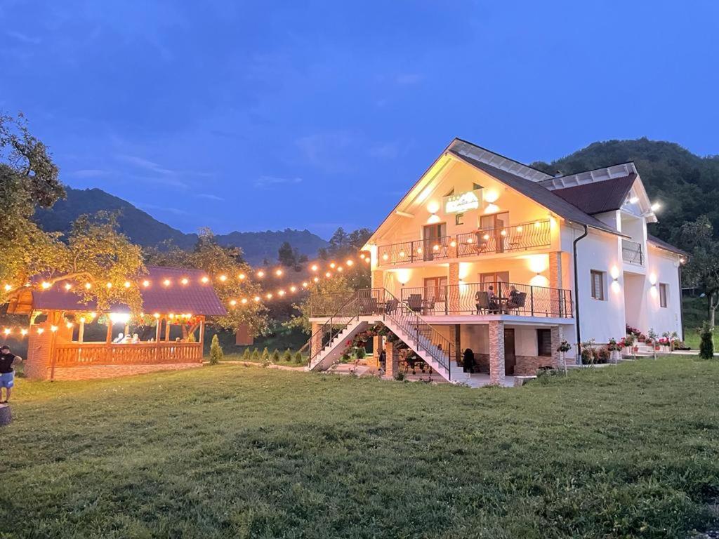 Others 4, PENSIUNEA HAI IN MARAMURES, Barsana