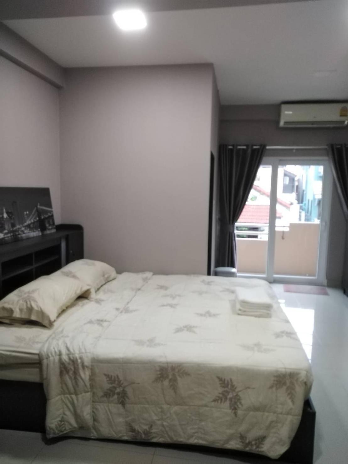 Others, Hug me guesthouse, Pattaya