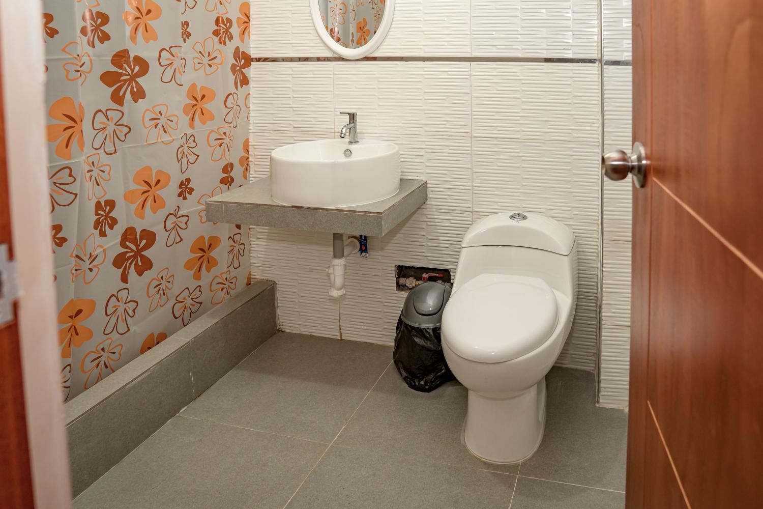 Bathroom, QAIPU HOTEL, Lucanas