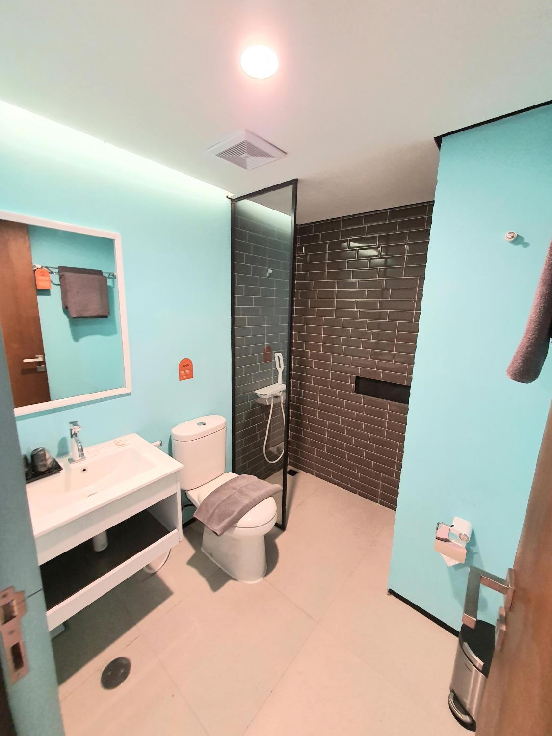 5, JW Naungan Coliving, Solo