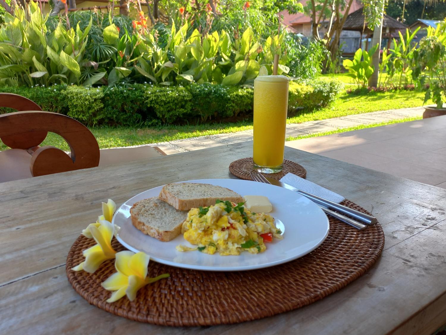 Food & Drinks