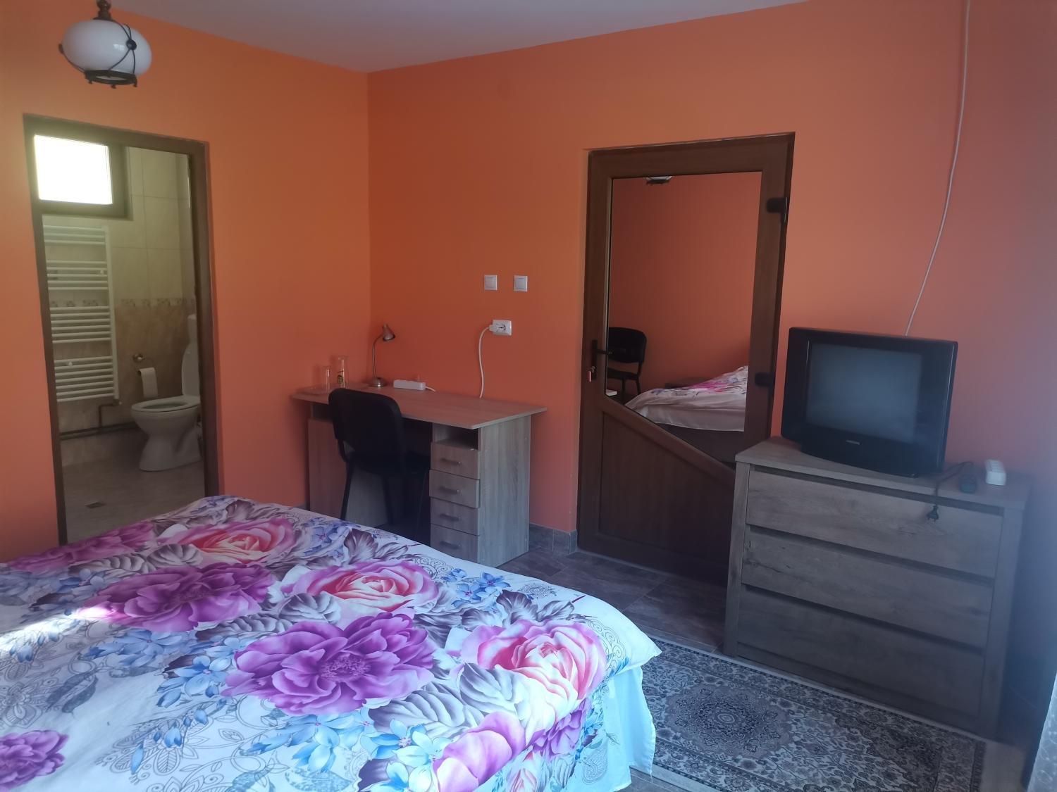 3, Casa LUCA, Dobresti