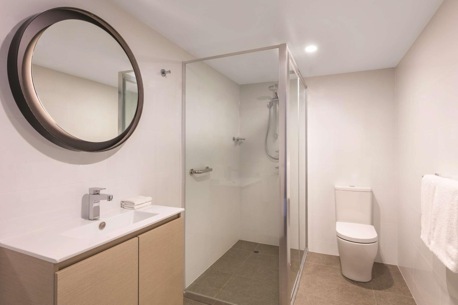 Bathroom 5, Adina Serviced Apartments Canberra Kingston, Canberra