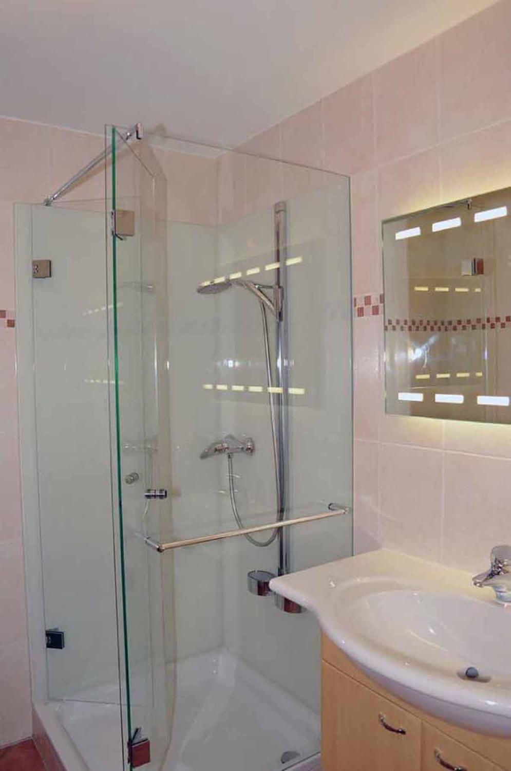 Shower 2, Beim Beckerbauern, Straubing-Bogen
