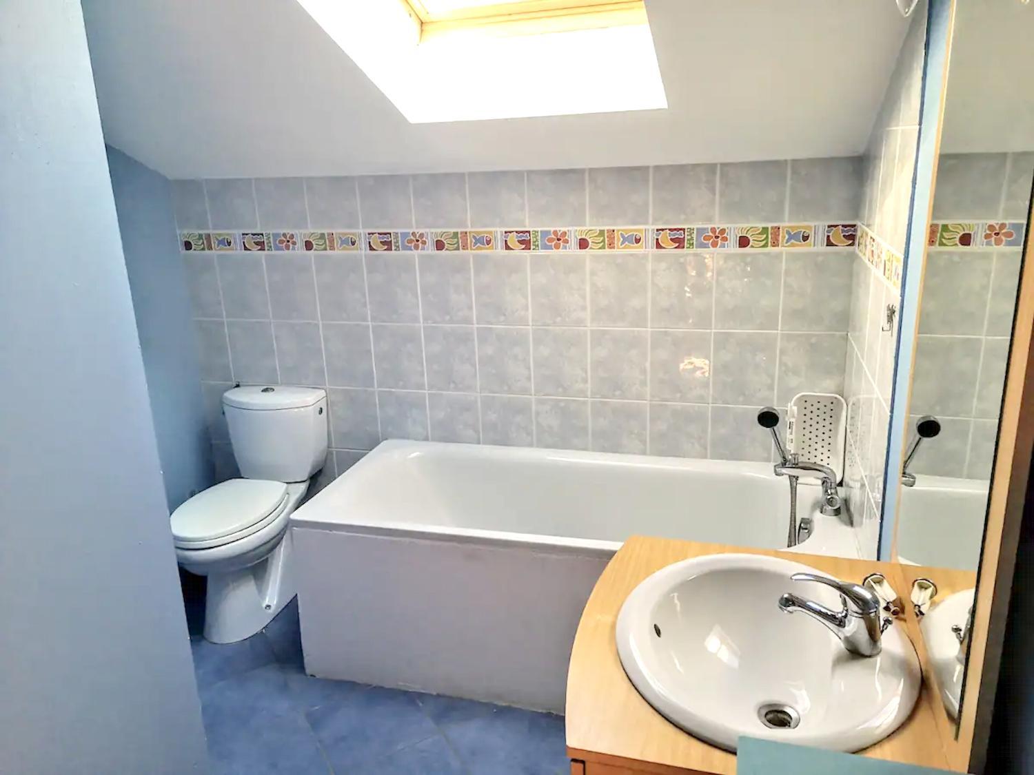 Bathroom 4, Villa spacieuse a Saint Jean de Marsacq avec piscine privee, Landes