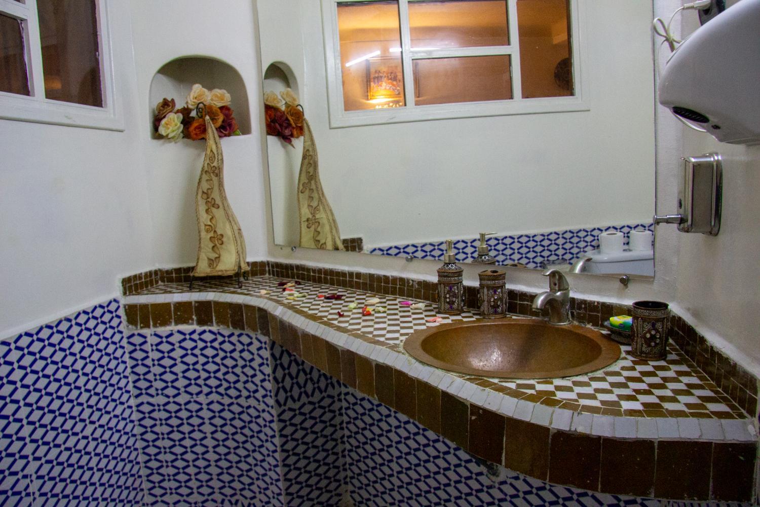 Bathroom, Riad Baba, Fès
