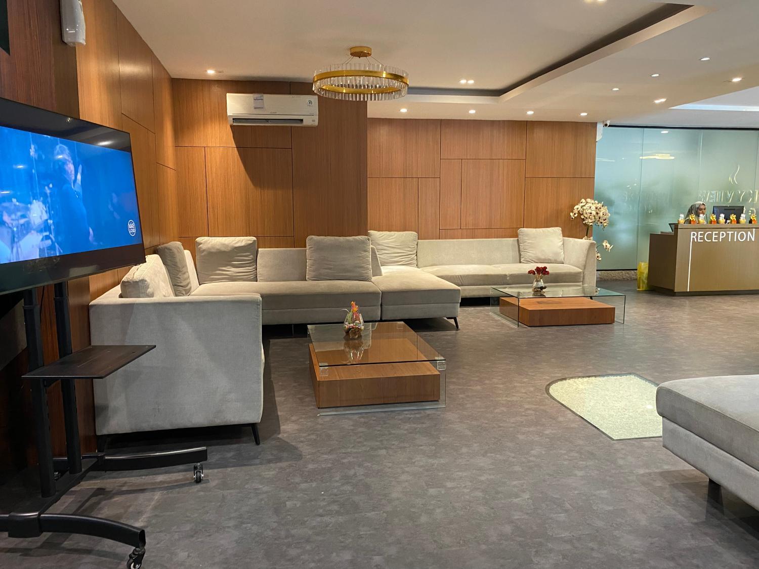 Deluxe Suites Skyview with Infinity Pool, Medan