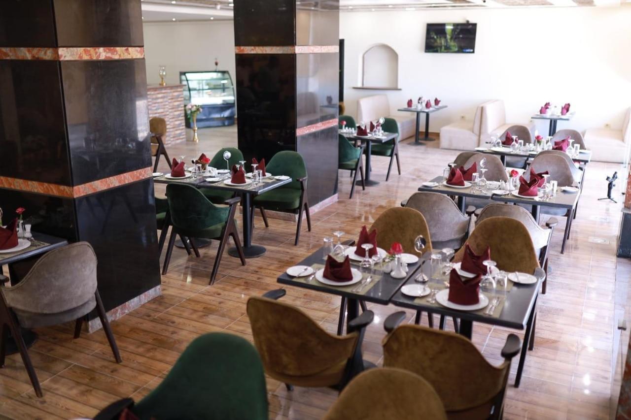 Restaurant, Asafra Hotel Apartments, Al-Muntazah