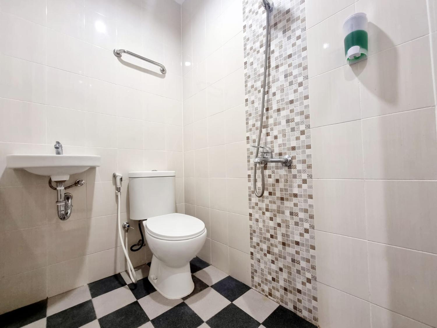 Bathroom, Pandawa Guesthouse 2 , Semarang
