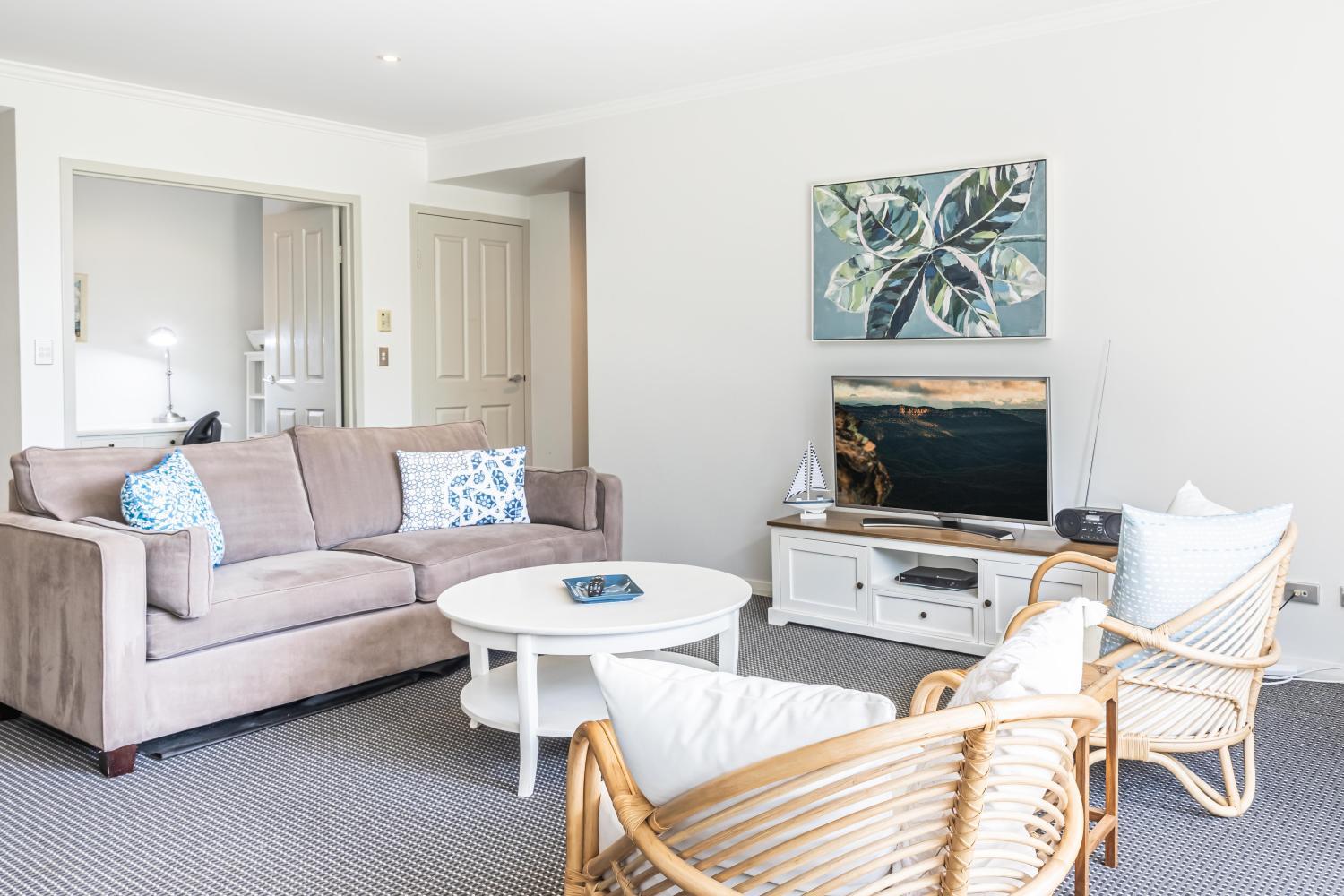 Others, Gorgeous 2-Bed Unit near Riverside Parks, Canada Bay - Drummoyne