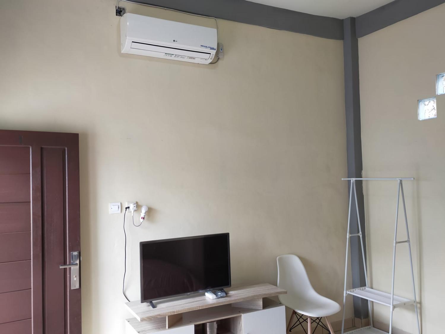 Shared lounge/TV area, Tingang84 Guesthouse, Palangkaraya