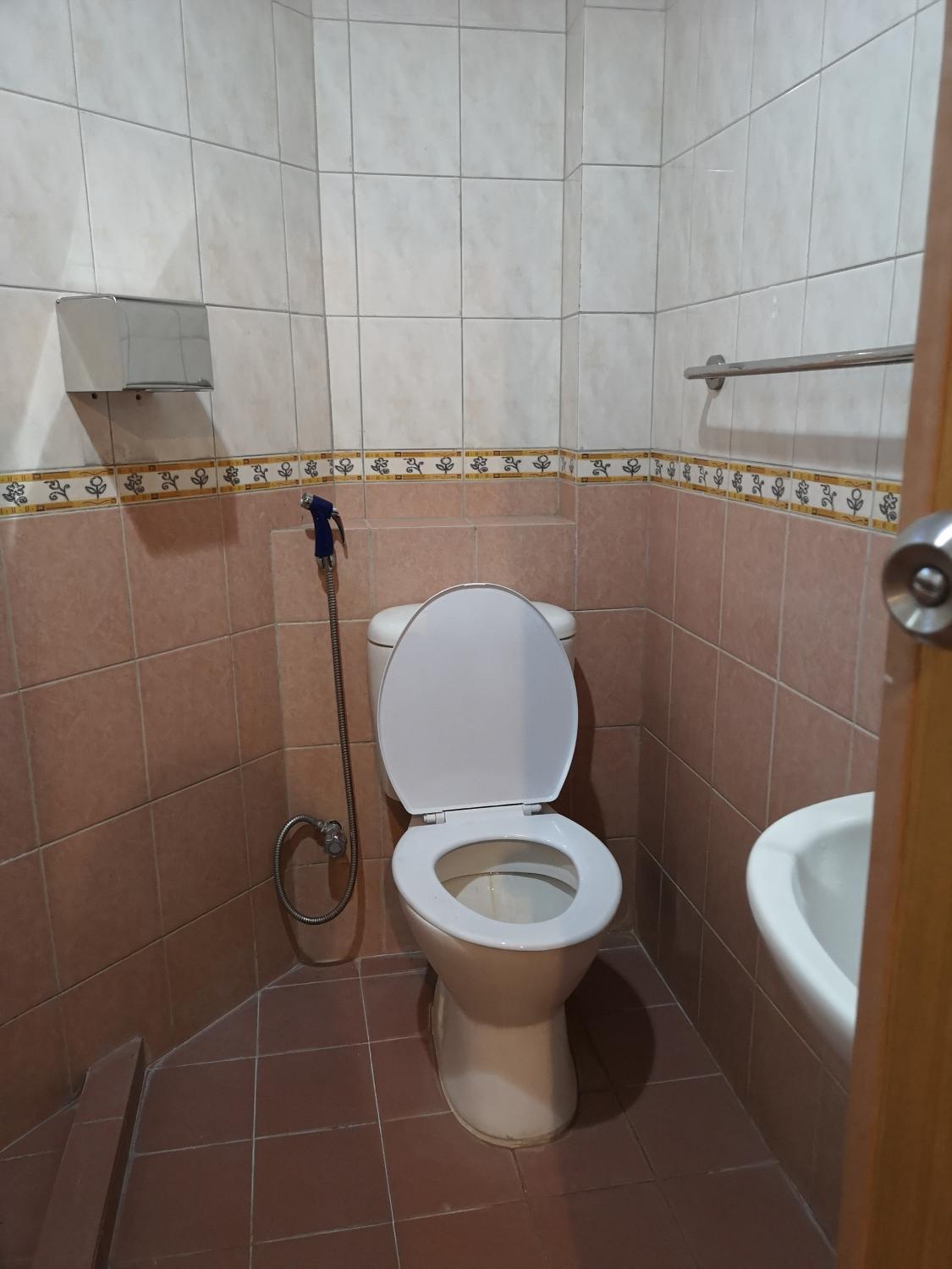 Bathroom 3, AeCOTEL, Sandakan