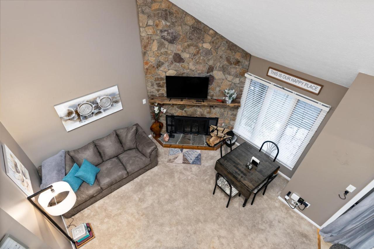 Cozy fireplace home at Wintergreen all amenities, Nelson