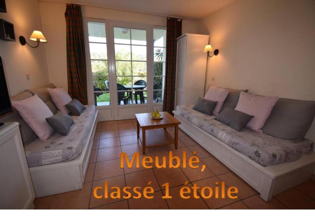 4, Appt HAMEAU DU LAC avec piscine et vue sur le lac, Gers