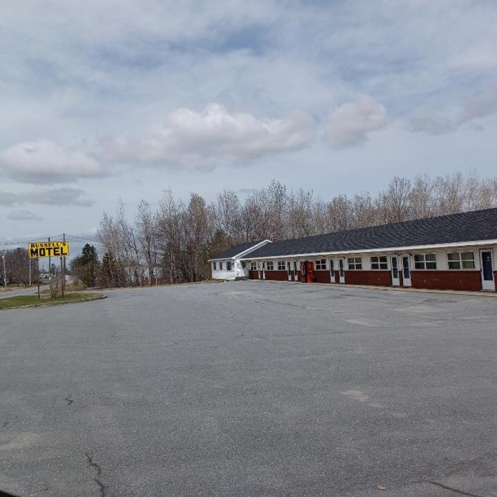 Others, Russell's Motel, Aroostook