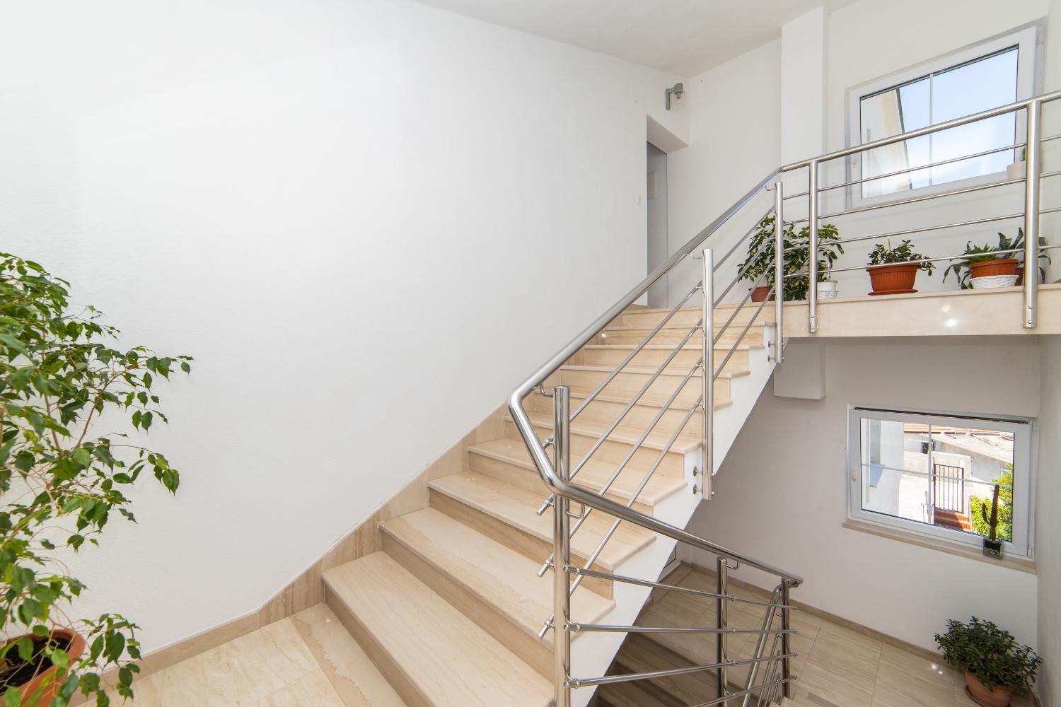5, Apartments Tilda - 50m from the Pebble Beach, Gradac