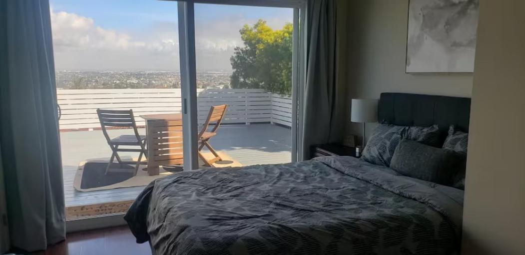 4, Private Room and Bath - Amazing City Views, Los Angeles
