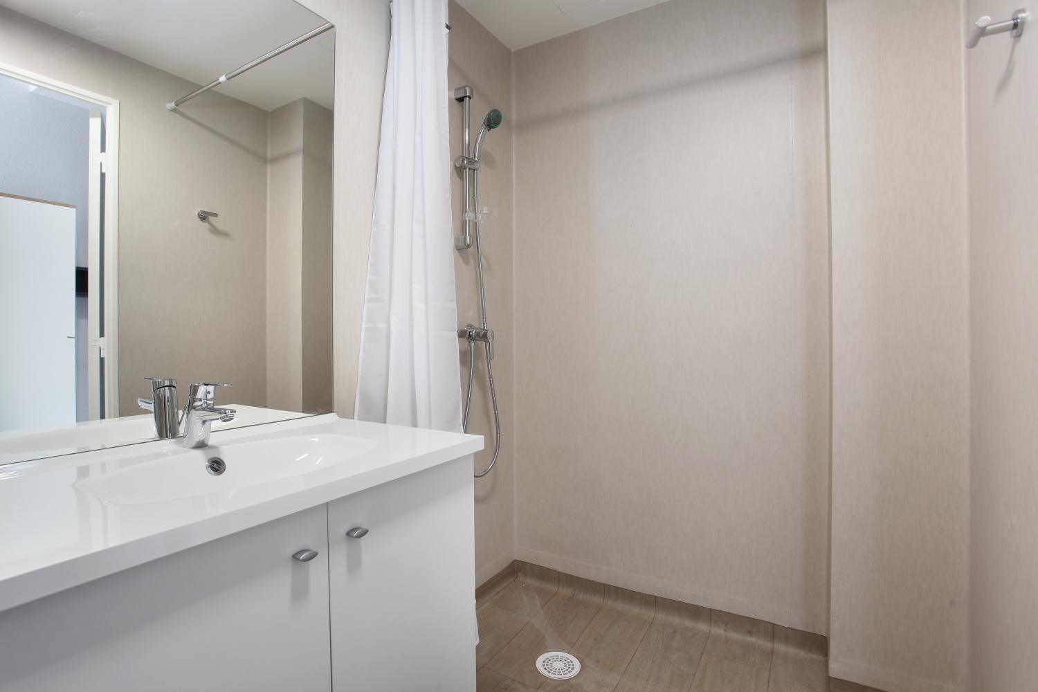 Bathroom, Residence Odalys Nice Angely, Alpes-Maritimes