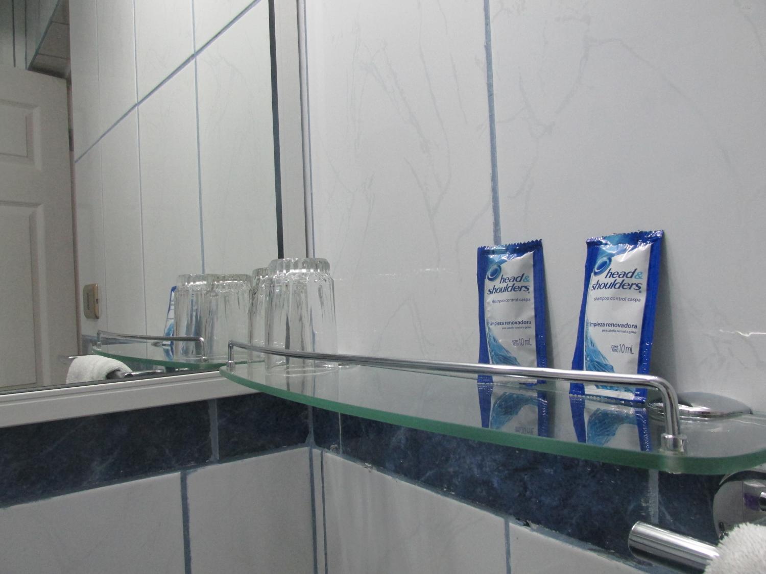 Bathroom 3, Hotel MST Colonial, Iquique
