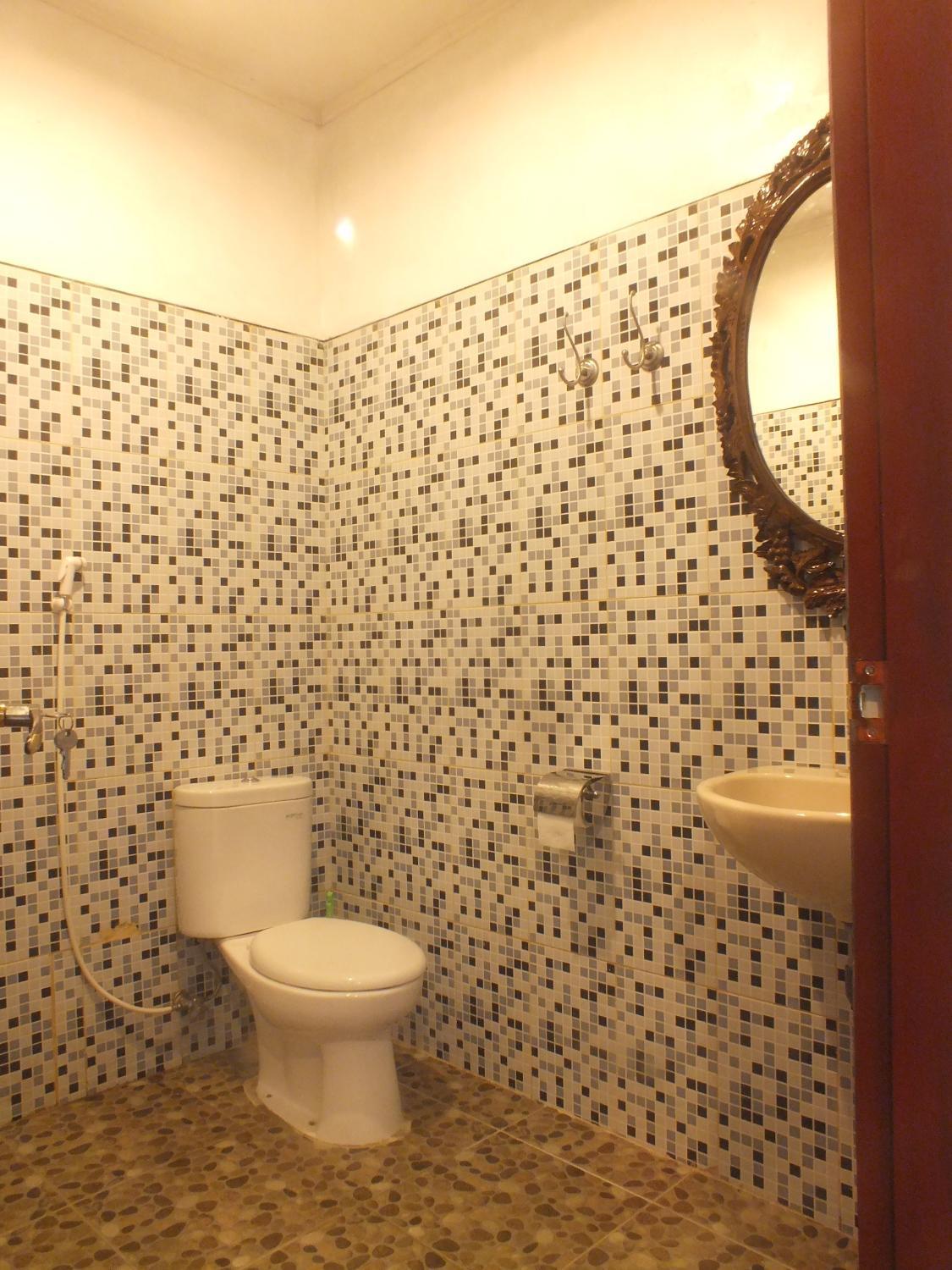 Bathroom, Karimunjannah House, Jepara
