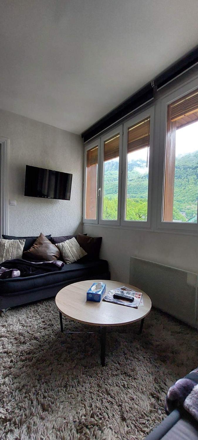 Shared lounge/TV area