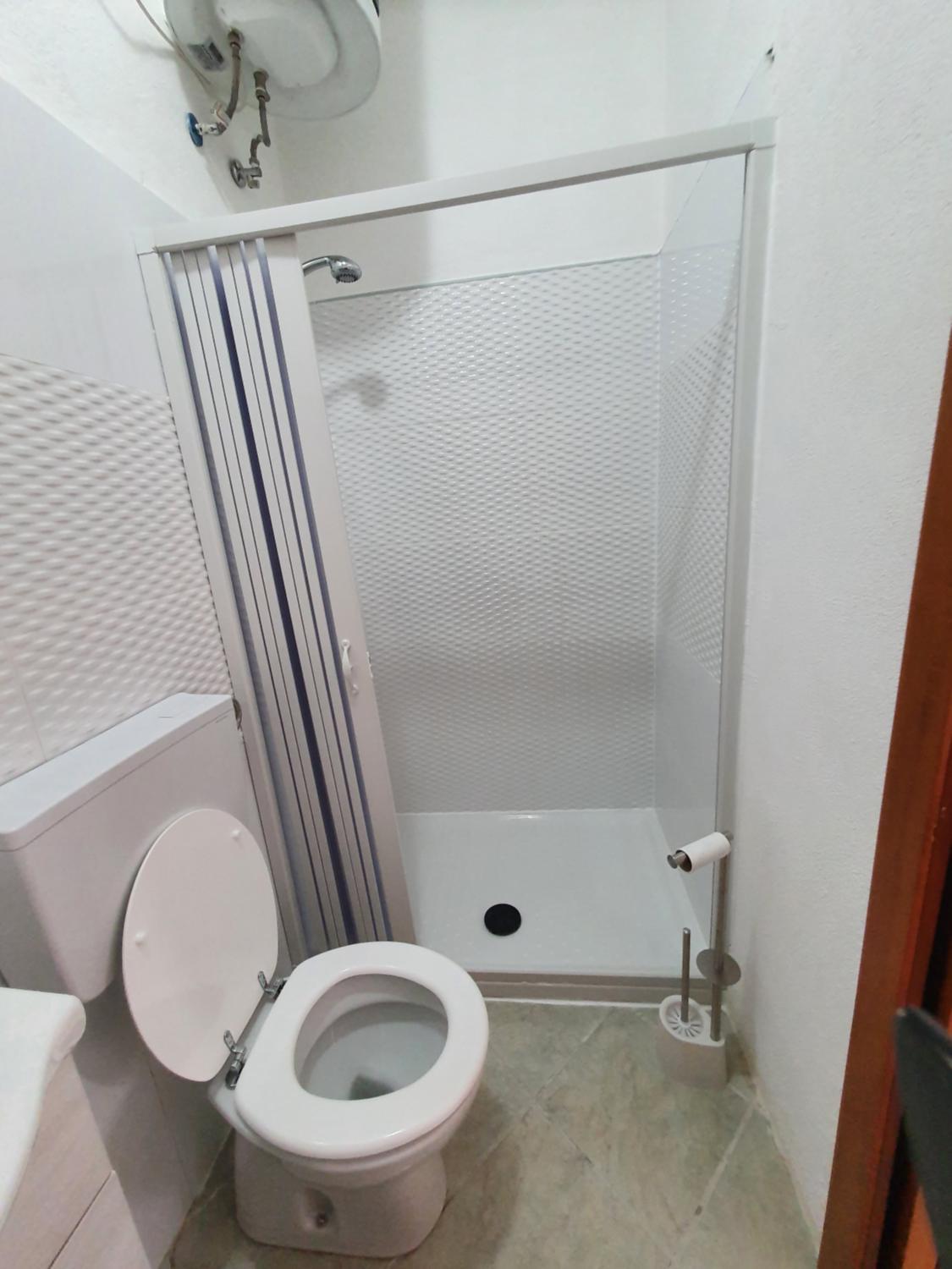 Shower 2, LA CASA DEL SOLE DEL MARE DELLA CULTURA, Lecce