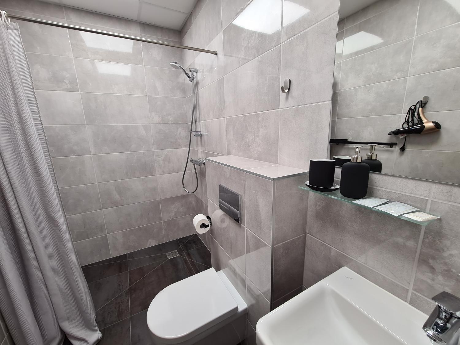 5, Airus Apartamentai, Anykščių