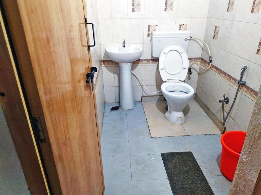 Bathroom, Nature Valley Homestay Near Annaporneshwari Temple, Chikmagalur