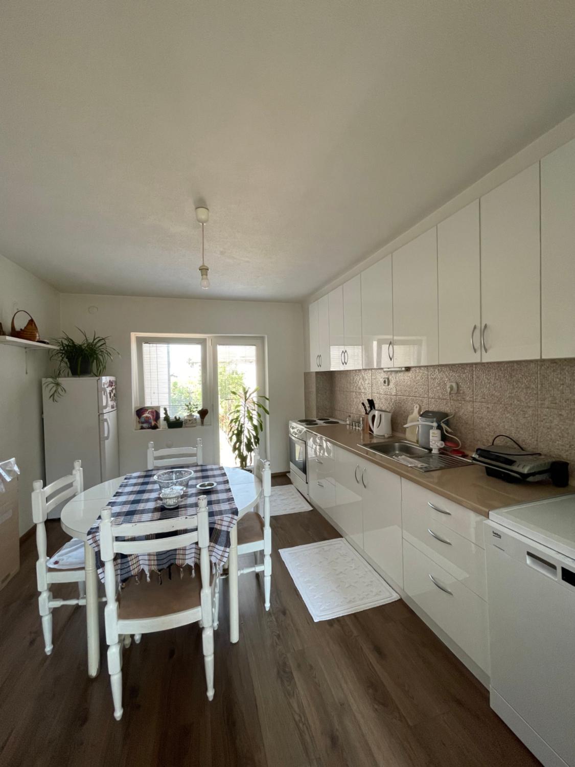 Kitchen 5, Homestay Zana House