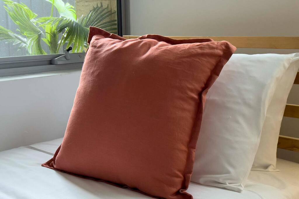 5, Great 2Bd Close Airport Netflix Wi-fi Wine, Belmont