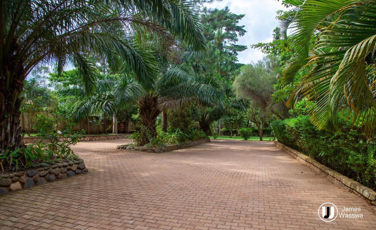 5, Model Gardens - Sonde, Mukono