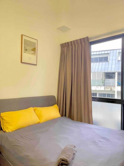 3, Centralize Stylish Loft Apartment Near MRT 市中心全景屋, Singapore