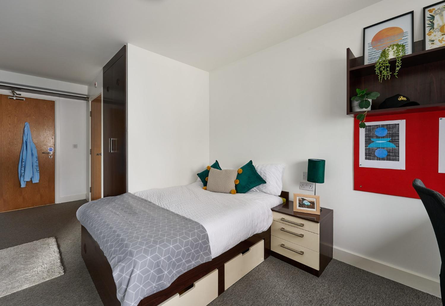 Bathroom, For Students Only Private Ensuites at Heantun Point in Wolverhampton, Wolverhampton