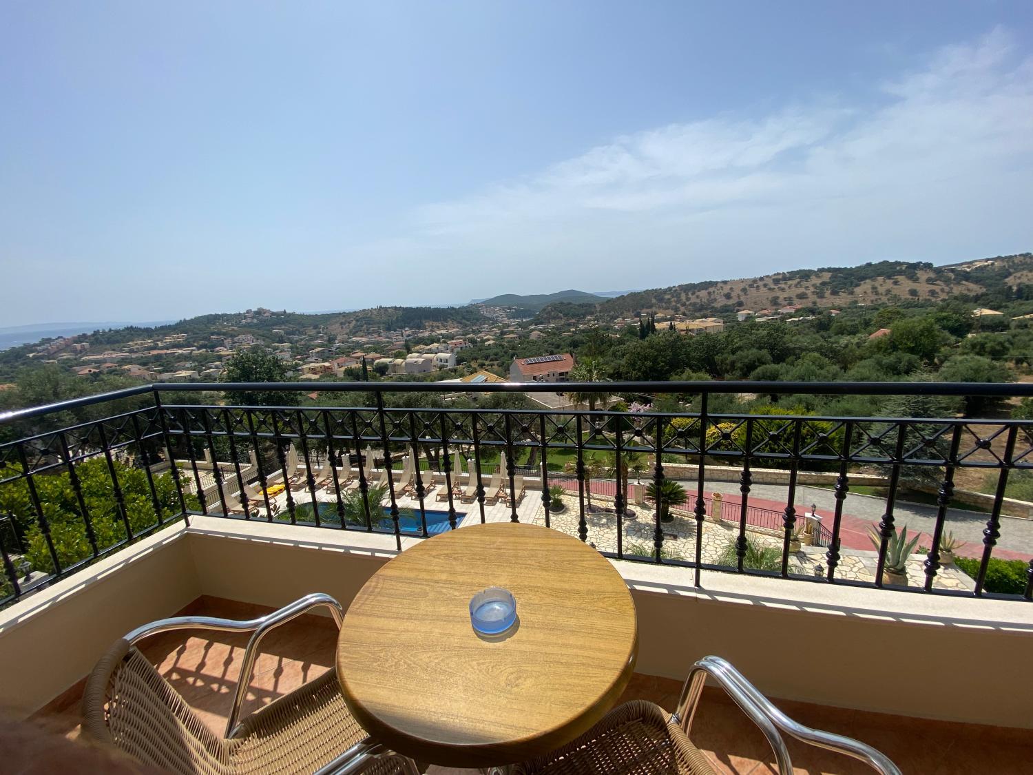 5, Demiris hotel, Epirus