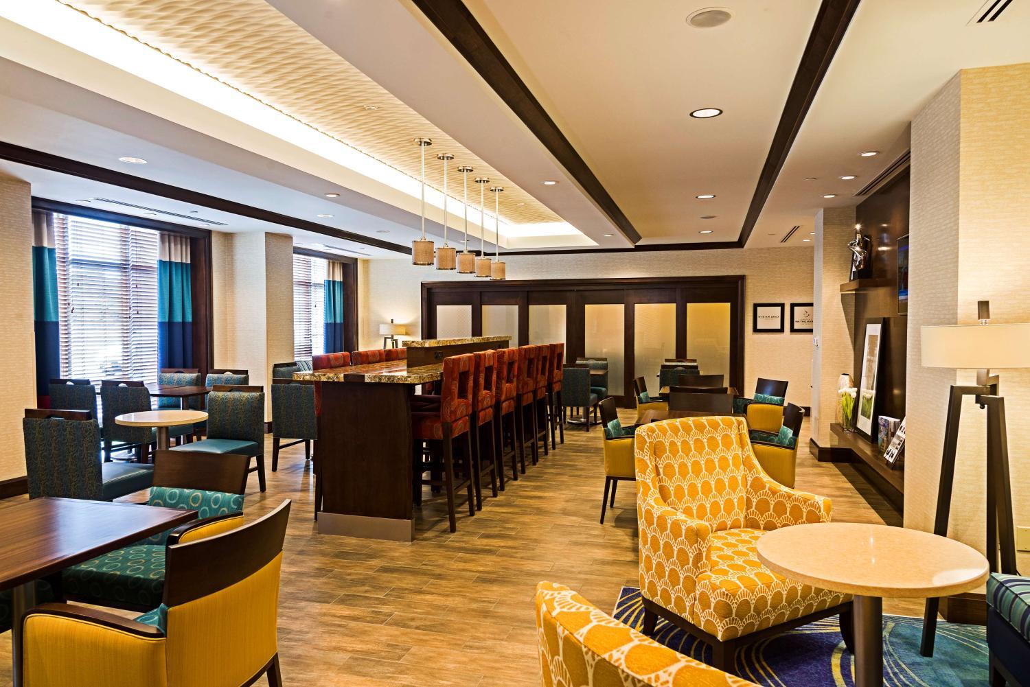 Public Area, Hampton Inn by Hilton Ottawa Airport, Ottawa