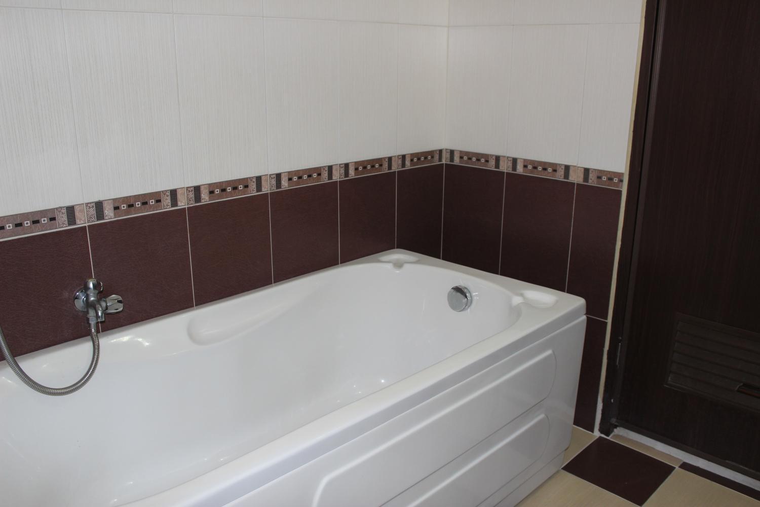 Bathroom, Nhat Binh Hotel - For Domestic Guests Only, Bình Thạnh