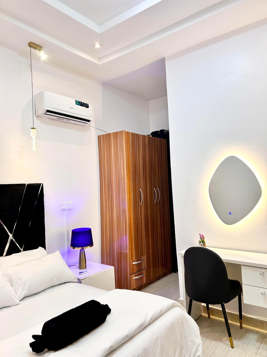 2, Thornhill luxury shortlet apartment,lagos, Eti-Osa