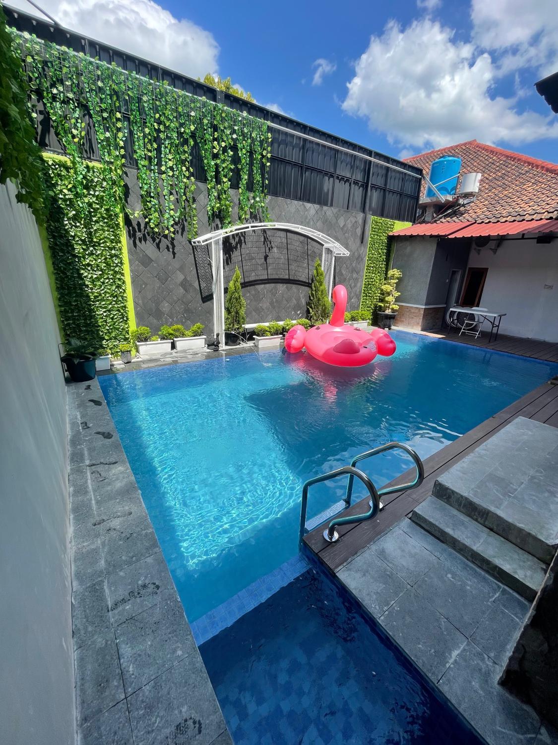 Swimming pool 4, DE'SH Homestay by Sampai Coliving, Yogyakarta