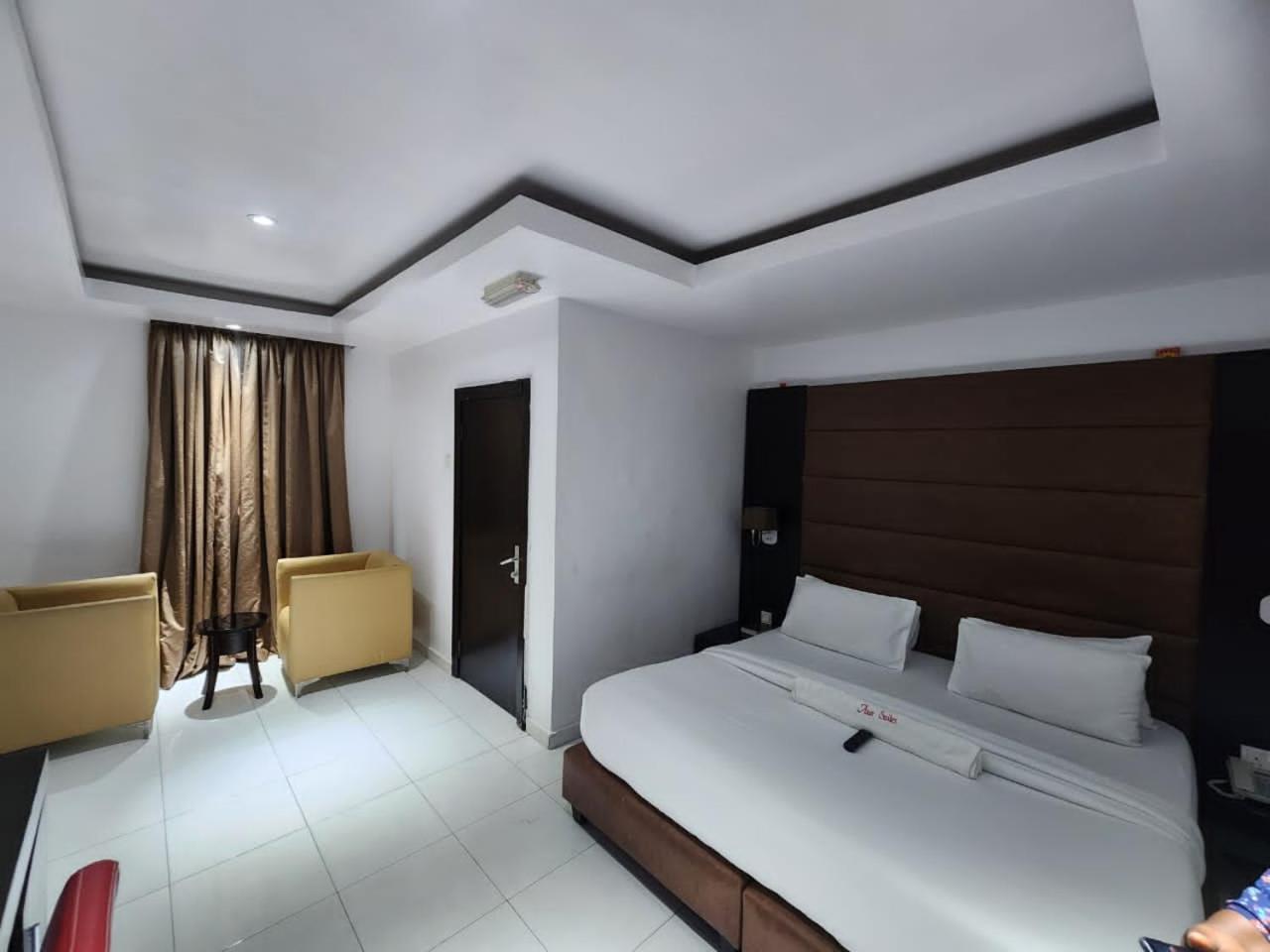 2, Axor Hotel & Suites, Eti-Osa