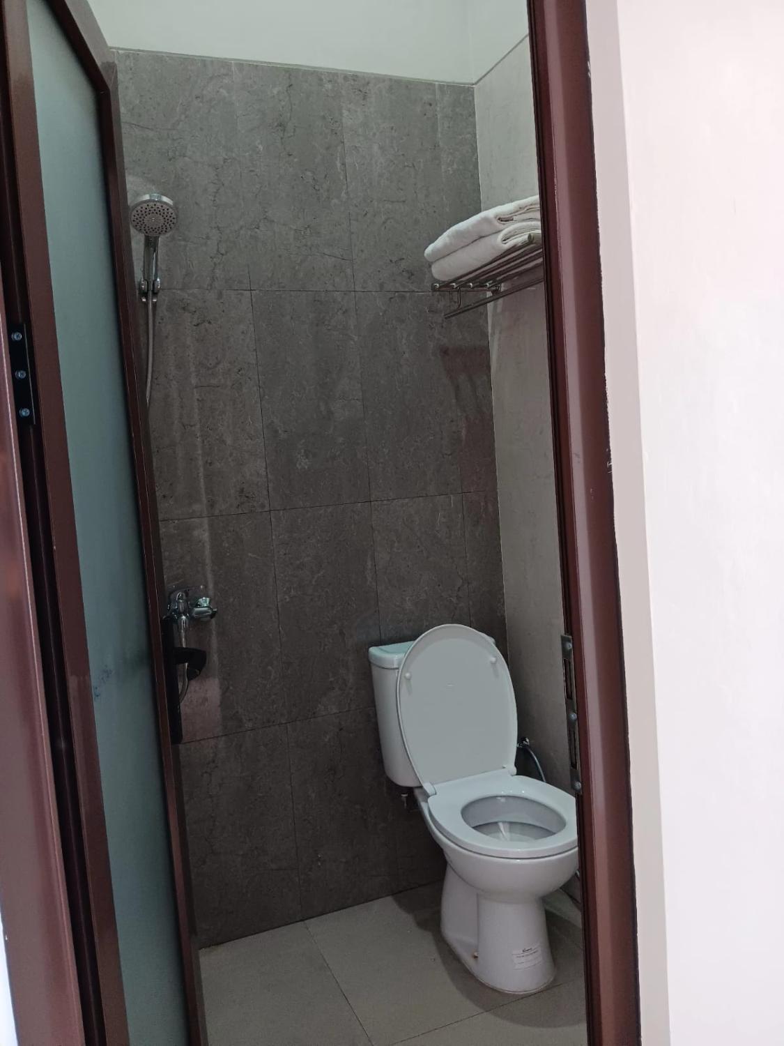 Others 3, 44 Guest House Syariah, Banyumas