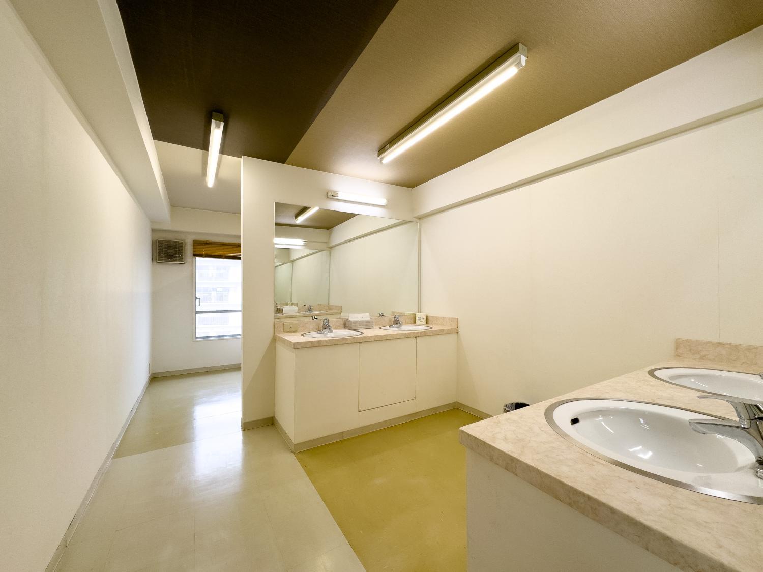 Bathroom 2, Fukuoka Share Hotel, Fukuoka