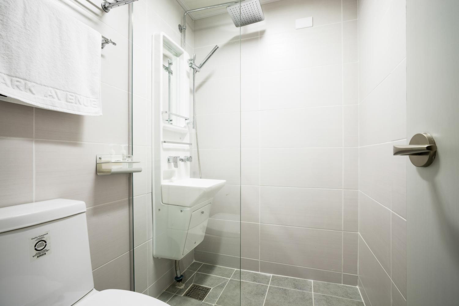 Bathroom, Park Avenue Guesthouse, Mapo