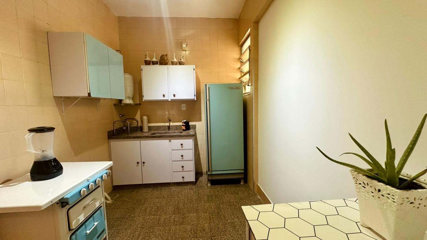 Kitchen 3, Apto Centro com varanda I Grande 2 quartos, Belo Horizonte