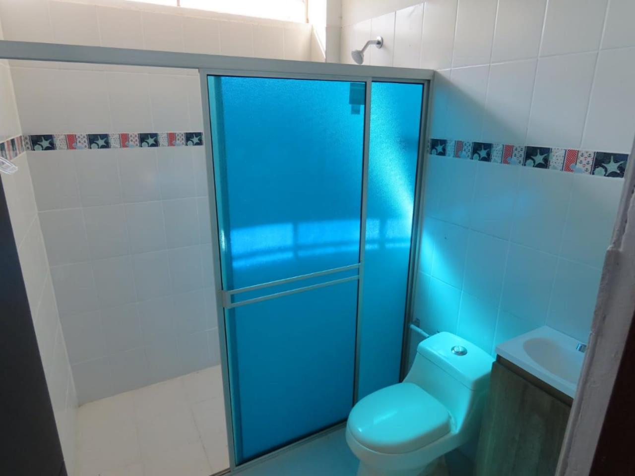 Bathroom, Apartaestudios Los Cayos y Cabana Agua de Mar, Tolú